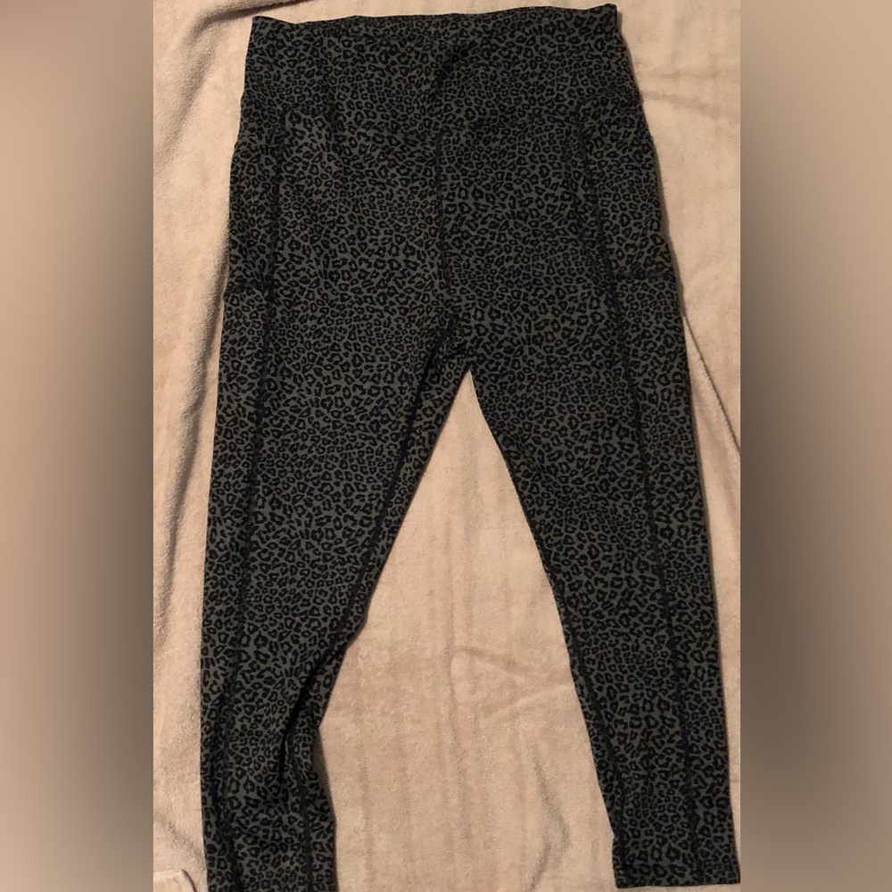 ebb and flow black and grey cheetah print leggings with pockets